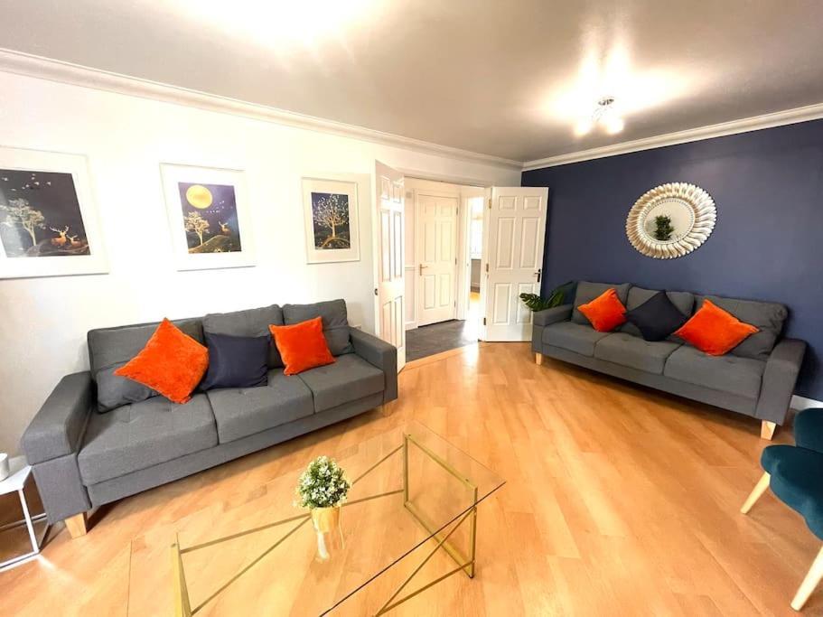 The Woodlands, Shortstay, Ideal For Families, Relocation, Contractors, Travel Stay Horley Esterno foto