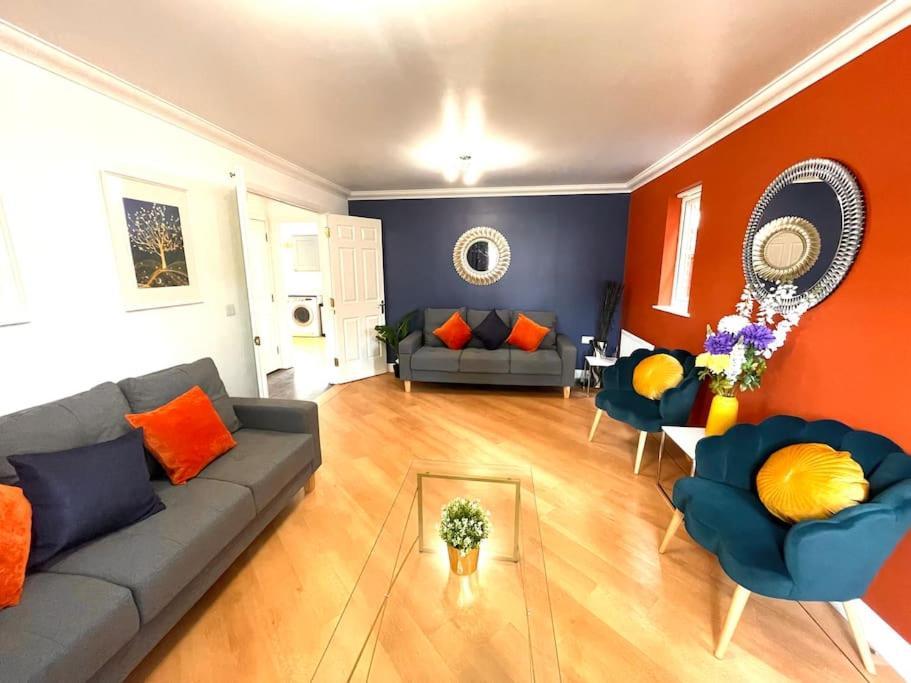 The Woodlands, Shortstay, Ideal For Families, Relocation, Contractors, Travel Stay Horley Esterno foto