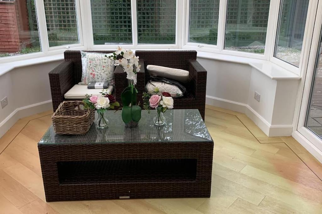The Woodlands, Shortstay, Ideal For Families, Relocation, Contractors, Travel Stay Horley Esterno foto